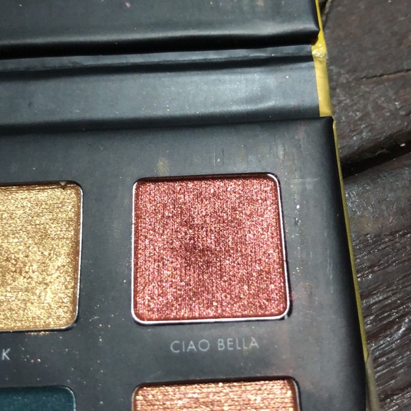 Milani gilded gold eye shadow palette - Picture 6 of 8